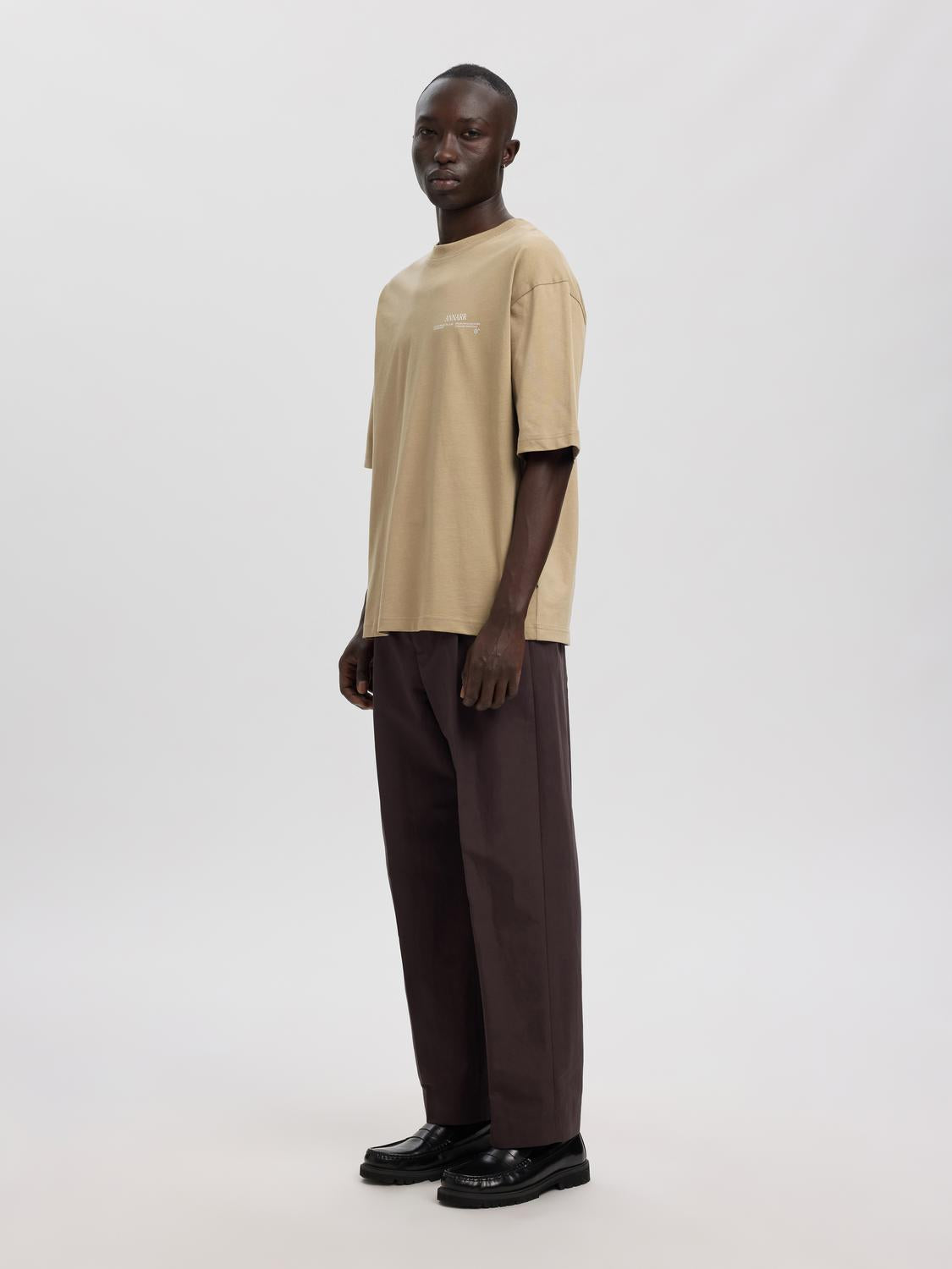 model_shot-creative